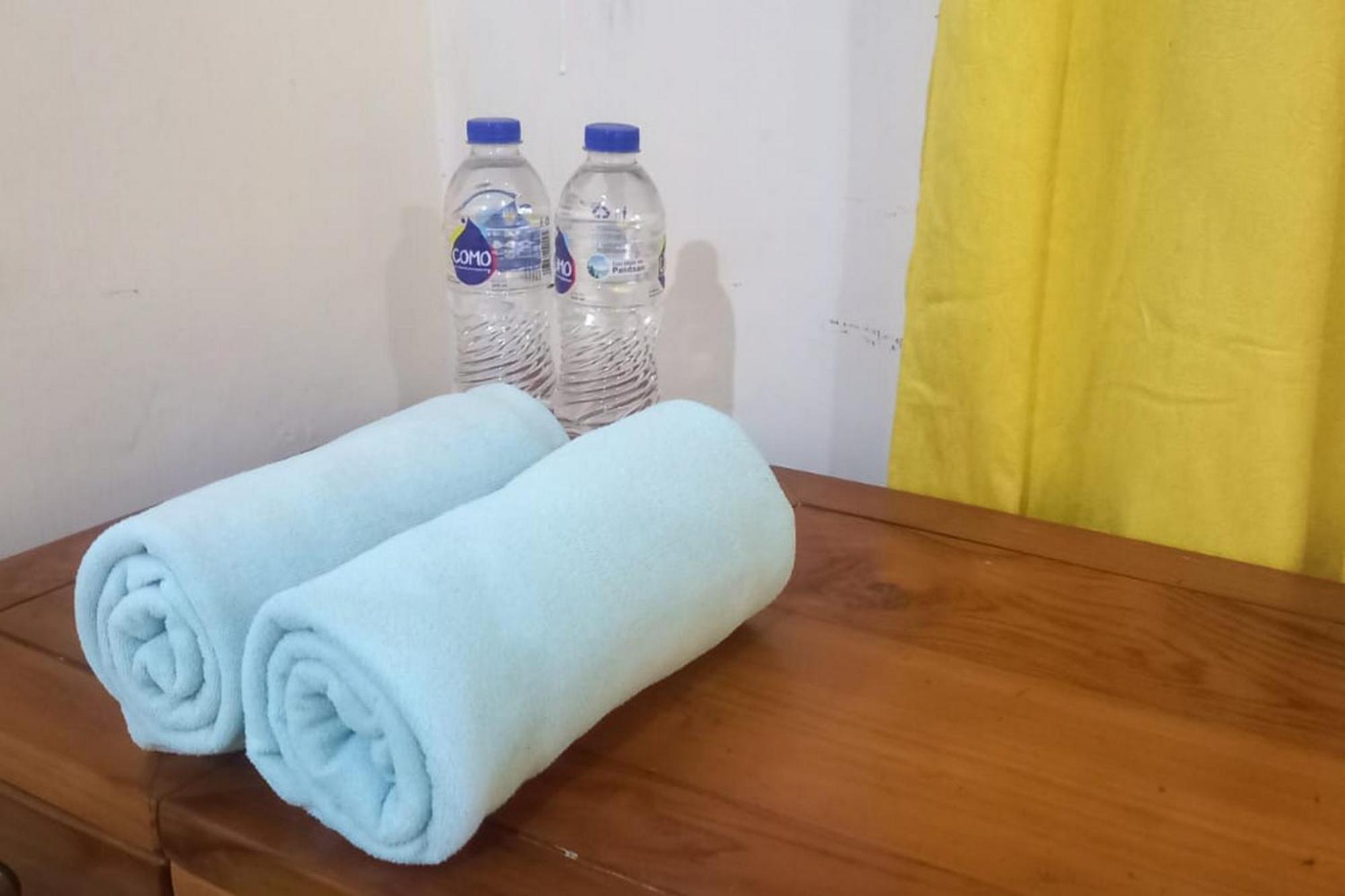 OYO 91766 Fortuna Hotel Syariah Paiton Bagian luar foto